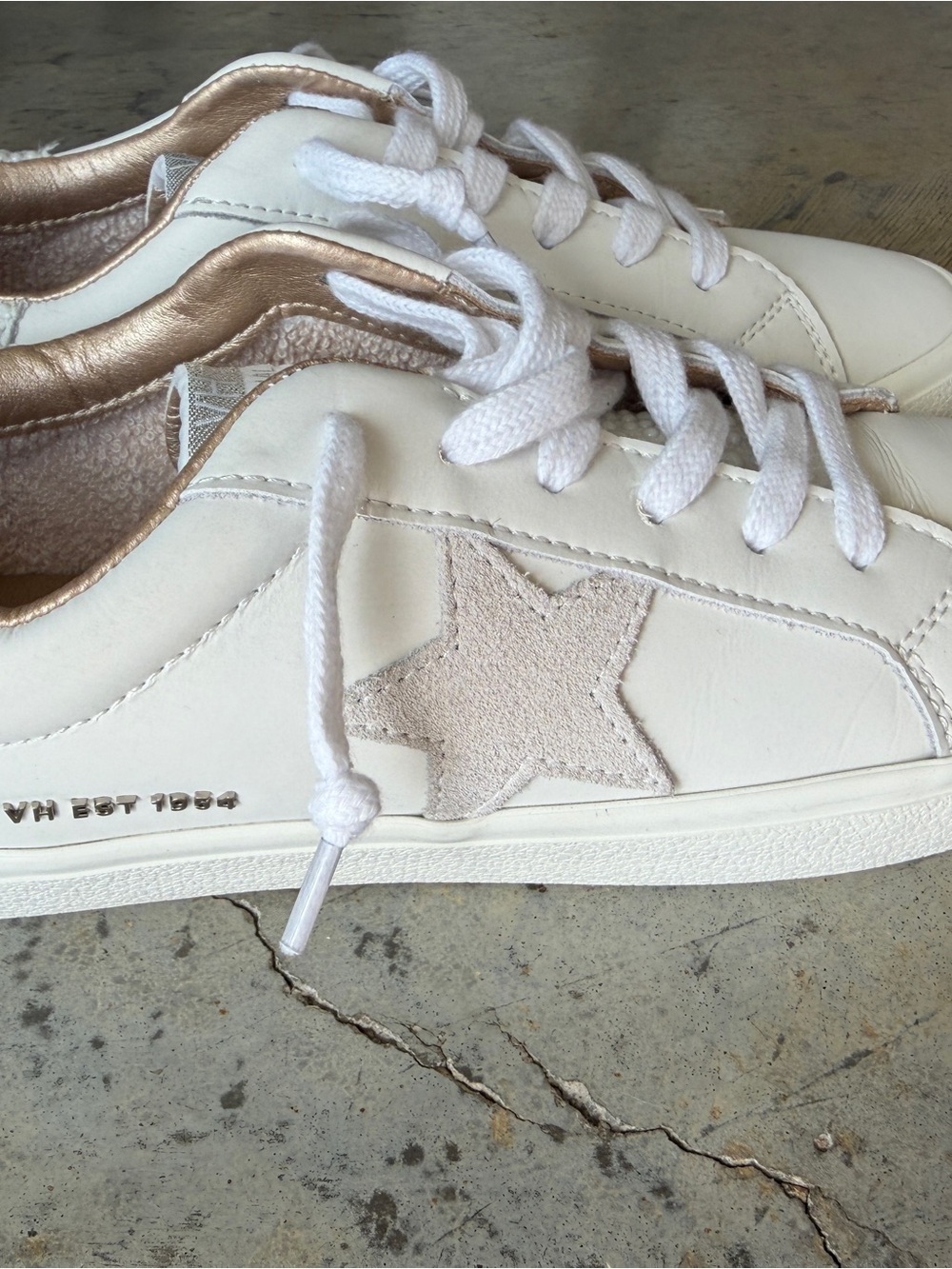 Vintage Havana Isa Pearl Star Sneakers White Grey Suede Size women’s 7
